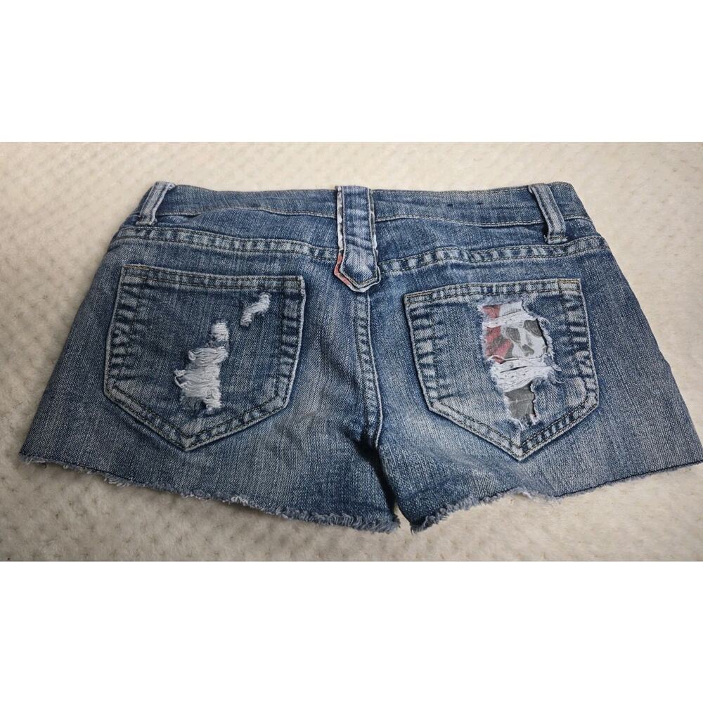 Rue21 Y2K Distressed Denim Shorts Skull Rose Low Rise Womens 0/1 #083 - Picture 3 of 6